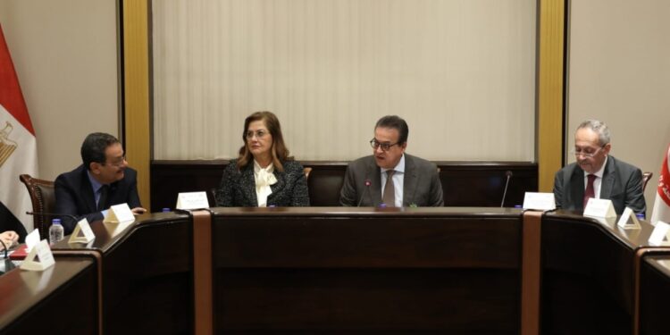 وزير الصحة يترأس اجتماع اللجنة الاستشارية العليا للتنمية البشرية