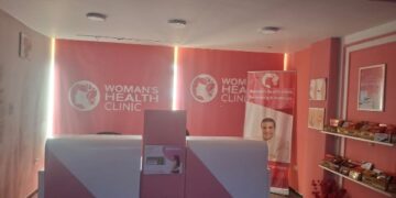 الصحة: إغلاق مركز “Woman Health Clinic” للعمل دون ترخيص وضبط منتحل صفة طبيب