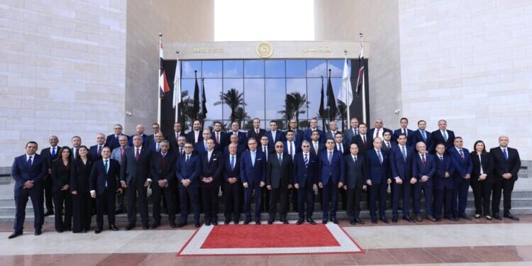 البنك الأهلي المصري يفتتح قاعات التقاضي الإلكترونية تعزيزا لمسيرة التحول الرقمي بالقطاع المصرفي والقضائي المصري