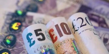 أسعار العملات في مصر اليوم السبت