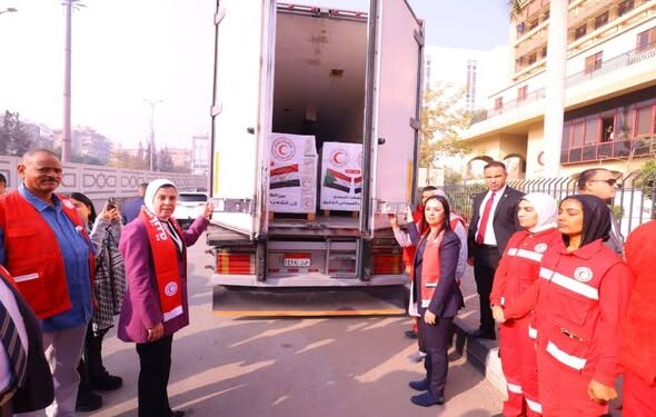 وزيرة التضامن الاجتماعي تطلق قافلة مساعدات إنسانية لدعم الأشقاء في السودان