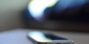 أوبو تعتزم إطلاق Reno 15 Pro Mini بتصميم مدمج