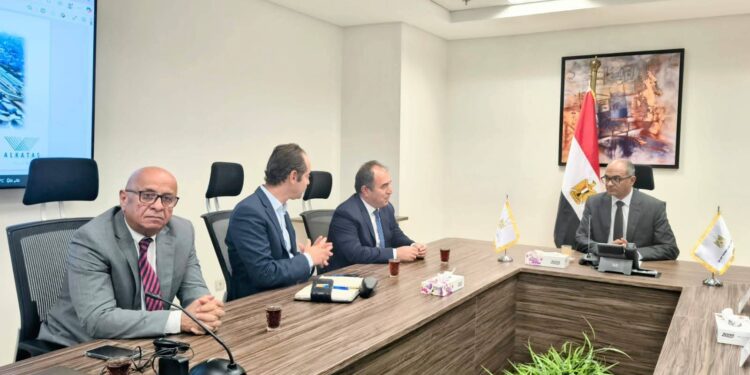 نائب وزير الإسكان يستقبل مسئولي إحدى الشركات التركية لبحث فرص التعاون في مشروعات المياه والصرف الصحي