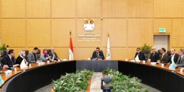 وزير الإسكان يترأس اجتماعاً موسعاً لمتابعة موقف تقنين الأوضاع بالأراضي المضافة لعدد من المدن