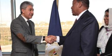 وزير السياحة يبحث مع وزير الإعلام والثقافة والفنون والرياضة التنزاني سبل تعزيز التعاون في المجالات