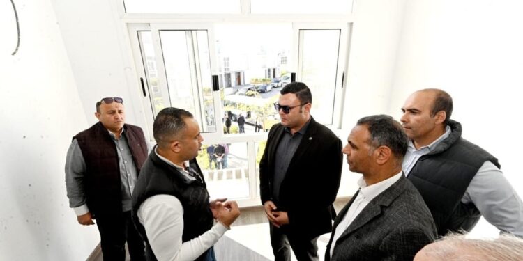 وزير الإسكان يتفقد برج LD04 ضمن الأبراج الشاطئية وكومبوند” مزارين” والحي اللاتيني بمدينة العلمين الجديدة