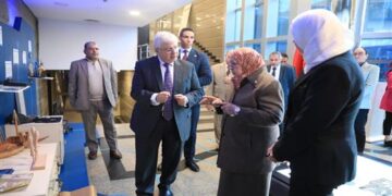 وزير التعليم العالي يتفقد معهد بحوث الإلكترونيات ويشيد بإمكاناته البحثية والتقنية