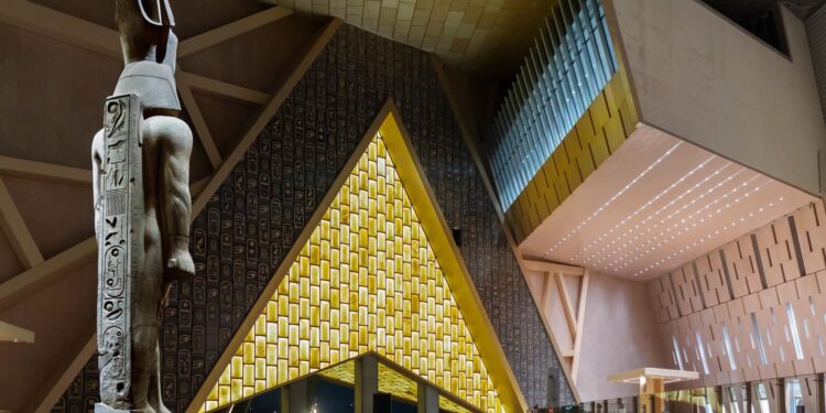 الوزراء: افتتاح المتحف المصري الكبير يدفع بانتعاش سياحي واسع وتوقعات دولية بأداء قوي للقطاع