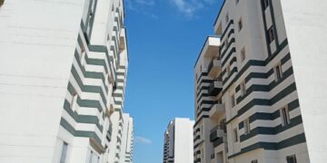 وزير الإسكان يتابع موقف مشروعات وحدات المبادرة الرئاسية” سكن لكل المصريين” بعددٍ من المدن الجديدة