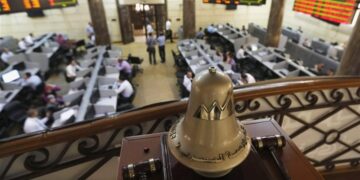 هبوط طفيف لـ«إيجي إكس 30» وتباين مؤشرات البورصة في بداية التعاملات