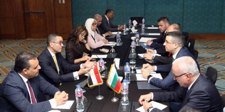 وزير الاستثمار يلتقى وزير الاقتصاد والصناعة بجمهورية بلغاريا لبحث سبل تعزيز العلاقات الاقتصادية