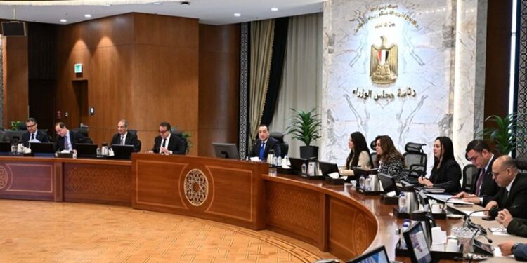 رئيس الوزراء يترأس اجتماع اللجنة الوزارية للعدالة الاجتماعية