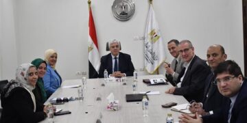 وزير التعليم العالي يبحث تفاصيل مشروع جامعة النقل الدولية مع خبير من جامعة دريسدن الألمانية