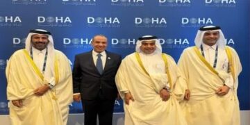 وزير الخارجية يلتقي وزراء المالية والتجارة والصناعة والمواصلات في دولة قطر