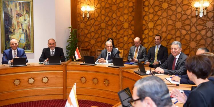 مشاورات سياسية لوزراء خارجية مصر واليونان وقبرص في إطار آلية التعاون الثلاثي
