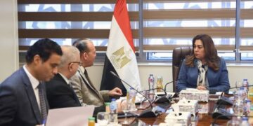 وزيرة التنمية تناقش مع عدد من قيادات الوزارة الرؤية المتكاملة لتنمية وتطوير مدينة رشيد بمحافظة البحيرة