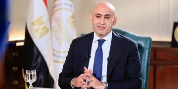 وزير التعليم يصدر كتابًا دوريًا بشأن تكليف معلمي الدفعة الثانية من المبادرة الرئاسية “١٠٠٠ مدير مدرسة”