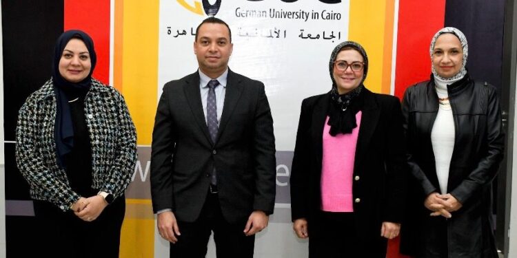 أحمد عليوة يحصل على الدكتوراه بامتياز عن آليات مواجهة التضخم وبقاء الشركات الصناعية الصغيرة