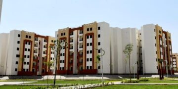 الحكومة تسلم المواطنين عقود وحدات الإسكان اليوم الإثنين.. تفاصيل