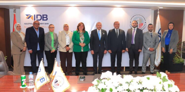 الإسكان الاجتماعي وبنك التنمية يوقعان بروتوكول بـ 4 مليارات جنيه لتمويل وحدات منخفضي ومتوسطي الدخل