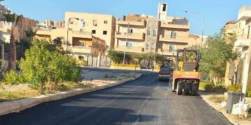 تنفيذاً لتوجيهات وزير الإسكان: استكمال تنفيذ وتطوير الطرق والمداخل بمدن الفيوم الجديدة والعبور وحدائق العاشر من رمضان