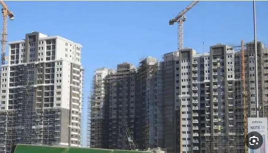 العقارات والاتصالات والبنوك.. الثلاثي الكبار يستحوذون على سيولة البورصة