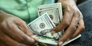 أسعار الدولار في مصر اليوم الأحد