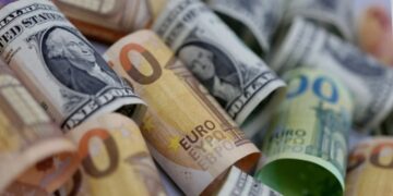 أسعار العملات في مصر اليوم الأحد