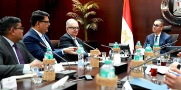 وزير الاستثمار يبحث مع وفد شركتي “ايفولف” و”ستونيكس” خططهم للتوسع في السوق المصري