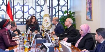 وزيرة التنمية المحلية تبحث آخر مستجدات إعداد خطة الاستجابة المتدرجة لإدارة نوبات تلوث الهواء الحادة