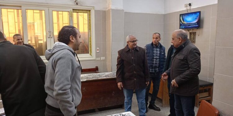 وزير الكهرباء يتفقد إدارة شبكات وإيرادات كهرباء الخانكة وقطاع المرج والقلج