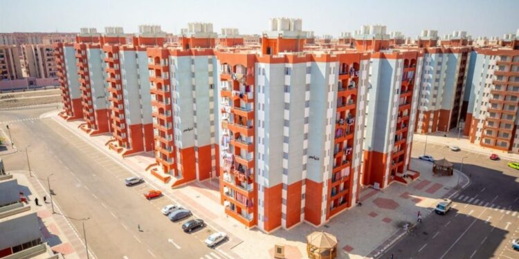 شروط السداد المعجل لوحدات الإسكان الاجتماعي.. كيف يتم فك حظر بيع الشقق؟
