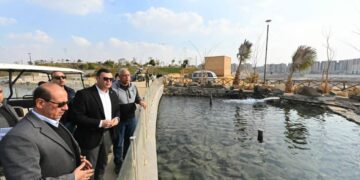 وزير الإسكان ومحافظ القاهرة يتفقدان مشروع حدائق “تلال الفسطاط” بمصر القديمة