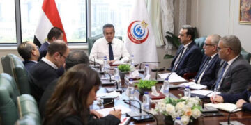 وزير الصحة يبحث حوكمة نفقة الدولة والتأمين الصحي لتسريع وصول الخدمات للمرضى