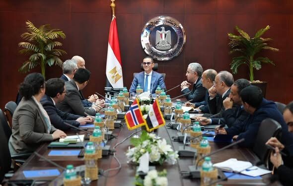 وزير الاستثمار يلتقي سفير مملكة النرويج بالقاهرة والرئيس التنفيذي لشركة «سكاتك» النرويجية