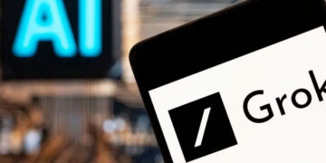 جروك AI يواجه انتقادات واسعة بعد إساءة استخدام صور النساء