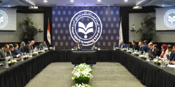 الهيئة العامة للاستثمار وتنمية التجارة الداخلية يبحثان حلولًا جذرية لتحديات بيئة الاستثمار