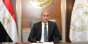 وزير التعليم يعلن حركة تغييرات وتنقلات لمديري ووكلاء المديريات