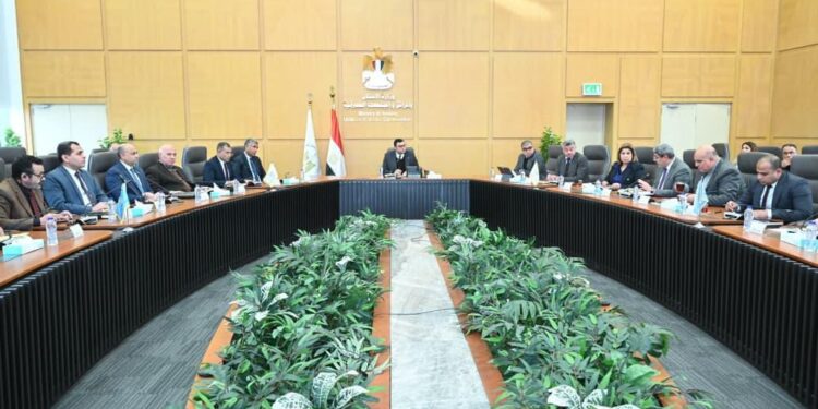 وزير الإسكان يتابع الموقف التنفيذي لمشروعات المبادرة الرئاسية “حياة كريمة” لتطوير قرى الريف المصري