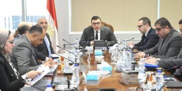 وزير الإسكان يلتقي رئيس المركز الوطني لاستخدامات أراضي الدولة لبحث عدد من الملفات المشتركة