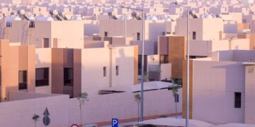 السعودية تراهن على سوق العقارات الضخم لجذب الاستثمارات الأجنبية وتعزيز النمو الاقتصادي (تفاصيل)