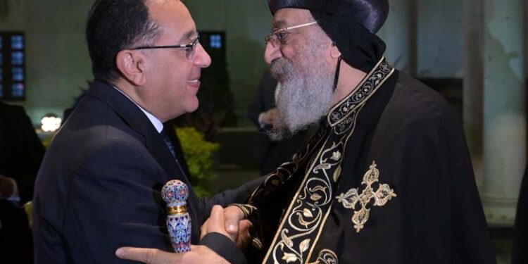 رئيس الوزراء يطمئن على الحالة الصحية لقداسة البابا تواضروس الثاني