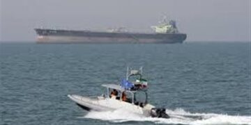 وزارة الخارجية تتابع أوضاع المصريين على متن سفينة بحرية فى ايران