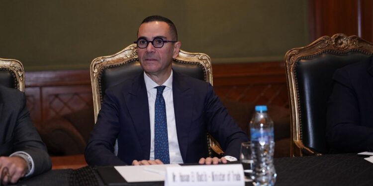 وزير الاستثمار يشارك في مائدة مستديرة مع ممثلي شركات صناعة الدينيم والنسيج التركية لتعزيز فرص الاستثمار