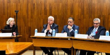 وزير التعليم العالي يعقد اجتماعًا لتعميق فرص التعاون بين الجامعة الدولية للعلوم والفنون والتكنولوجيا و الشركاء الاستراتيجين