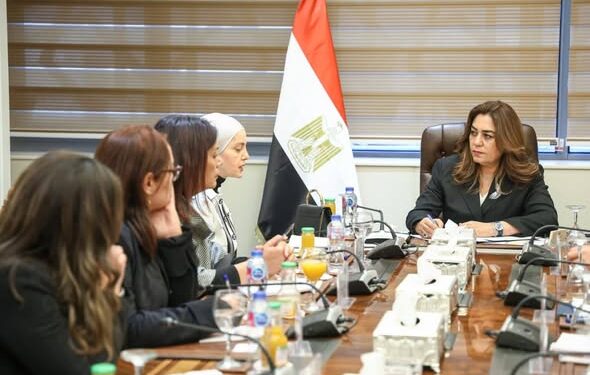 وزيرة التنمية المحلية تبحث مع مدير برنامج الأغذية العالمي بالقاهرة ملفات التعاون المشترك