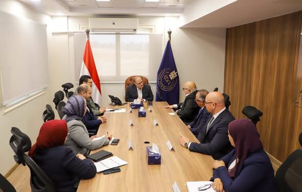 رئيس هيئة الدواء يعقد اجتماعاً مع شركة صاني فارماسيوتيكال لتعزيز التصدير الدوائي