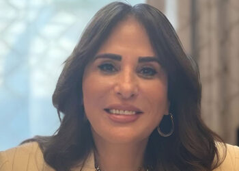 وزيرة الإسكان تصدر توجيهات لرؤساء المدن بمنع الظواهر العشوائية وتنظيم مواقف الميكروباصات ومنع أي وقوف عشوائي