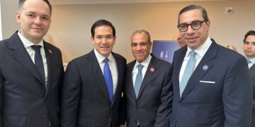 وزير الخارجية يبحث تعزيز الشراكات الإقليمية والدولية خلال لقاءات جانبية في واشنطن