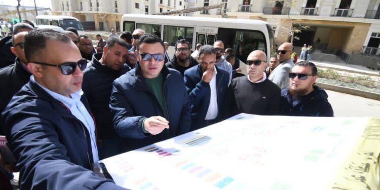 وزير الإسكان يتفقد العمارات السكنية بالحي اللاتيني وخزانات التكديس الجنوبية للمياه بالعلمين الجديدة